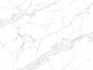 بلاط البورسلين الحديث وتصميم الجدار من الرخام الأبيض Calacatta نظرة كبيرة الحجم بلاط البورسلين 1600 * 3600mm